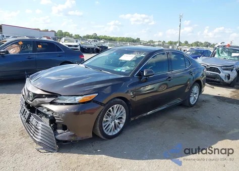 2018 Toyota Camry Xle z USA, uszkodzony, nr VIN 4T1B11HK2JU523754